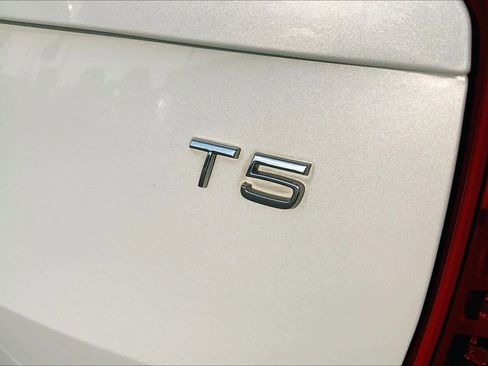 Used 2019 Volvo XC90 T5 Momentum w/ Protection Package Premier image 7