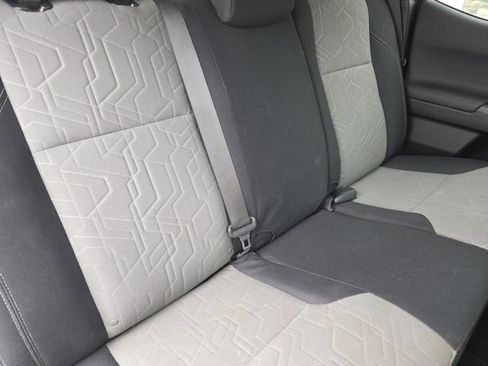 Used 2022 Toyota Tacoma TRD Off-Road image 30