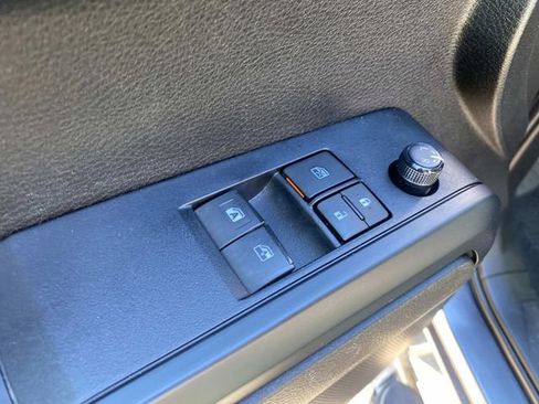 Used 2022 Toyota Tacoma SR RWD image 12
