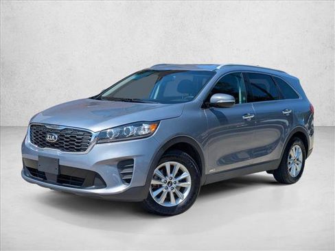 Used 2020 Kia Sorento LX w/ LX I4 Convenience Package AWD/4WD image 2