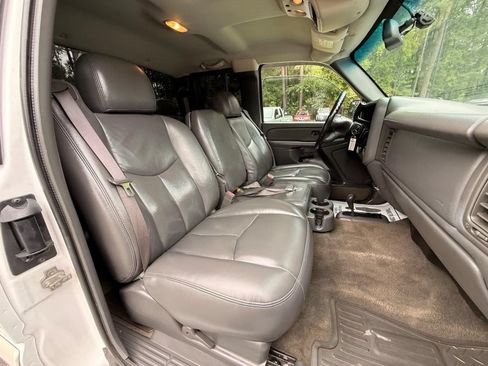 Used 2005 Chevrolet Silverado 1500 LS w/ Light Duty Power Package AWD/4WD image 20