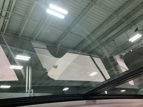 Used 2022 Volkswagen Tiguan SE w/ Panoramic Sunroof Package image 20