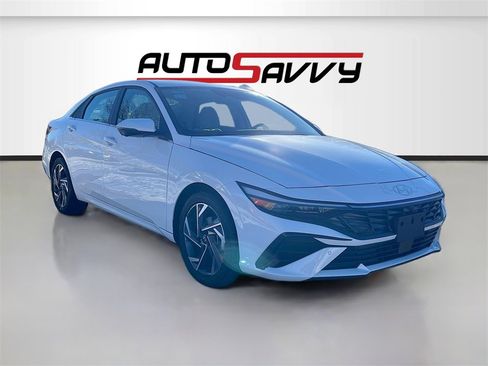 Used 2024 Hyundai Elantra Limited image 1