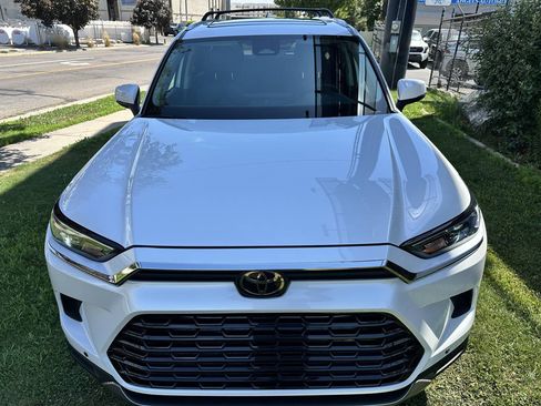 Used 2026 Toyota Grand Highlander AWD Hybrid image 12