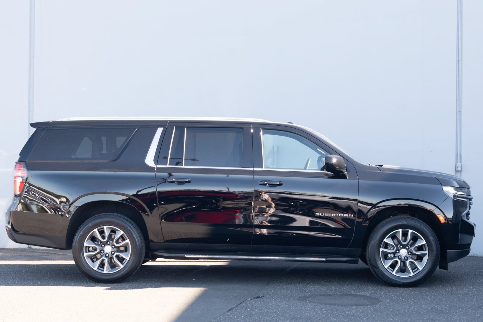 Used 2024 Chevrolet Suburban LS AWD/4WD image 27