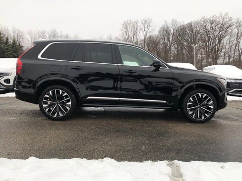 New 2026 Volvo XC90 B5 Plus image 8
