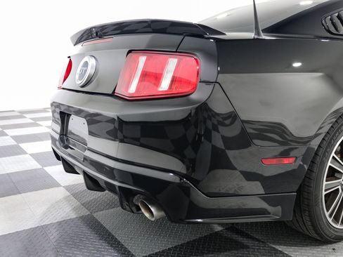 Used 2010 Ford Mustang GT image 12
