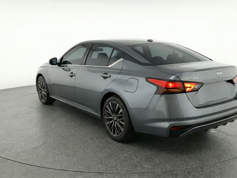 Used 2025 Nissan Altima 2.5 SV image 6