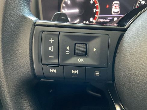 Used 2023 Nissan Rogue SV image 13