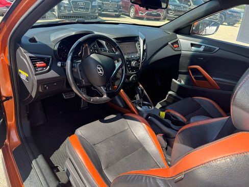 Used 2016 Hyundai Veloster Turbo FWD image 17
