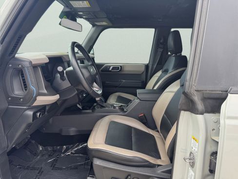 Certified 2024 Ford Bronco Wildtrak image 9