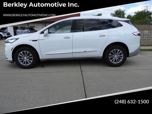 Used 2022 Buick Enclave Essence w/ Trailering Package, 5000 lbs. FWD image 1