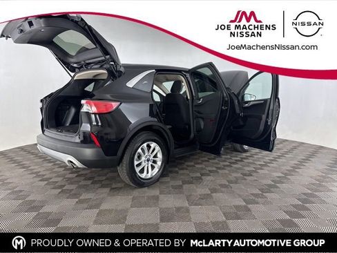 Used 2020 Ford Escape SE image 14