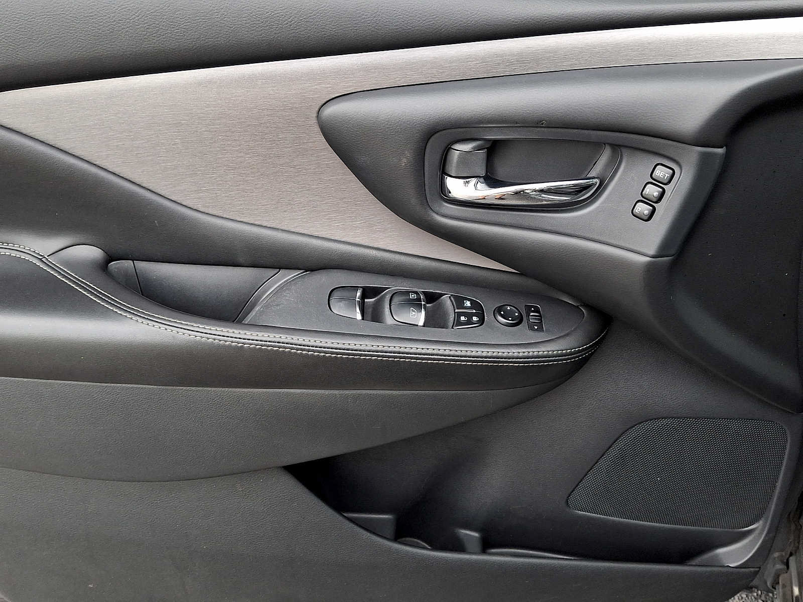 Used 2019 Nissan Murano SL w/ SL Technology Package FWD image 11