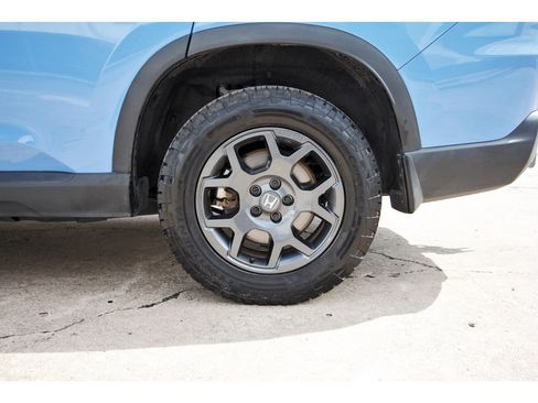 Used 2025 Honda Pilot TrailSport image 31