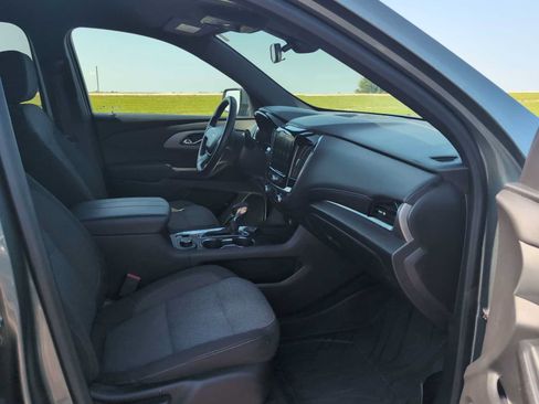 Used 2023 Chevrolet Traverse LT FWD image 27