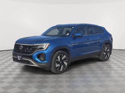 Used 2024 Volkswagen Atlas Cross Sport SE image 3