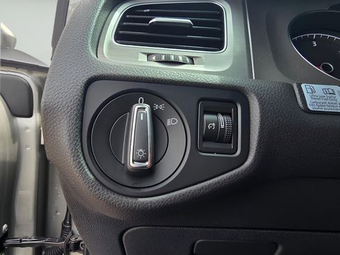 Used 2015 Volkswagen Golf TDI S FWD image 12
