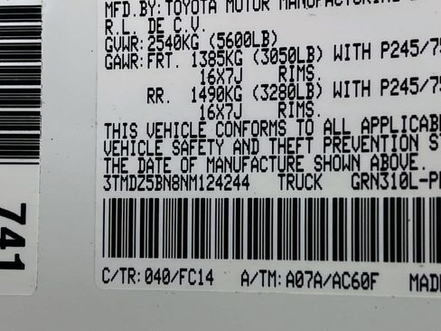 Certified 2022 Toyota Tacoma SR5 AWD/4WD image 28
