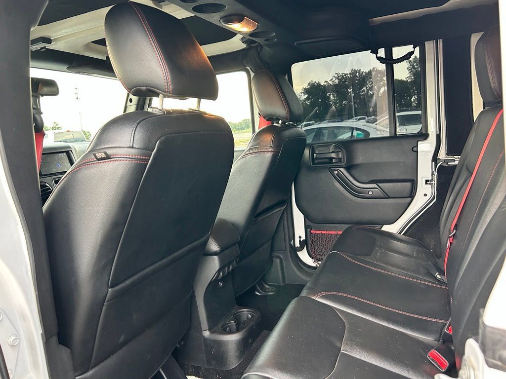 Used 2017 Jeep Wrangler Unlimited Rubicon AWD/4WD image 17