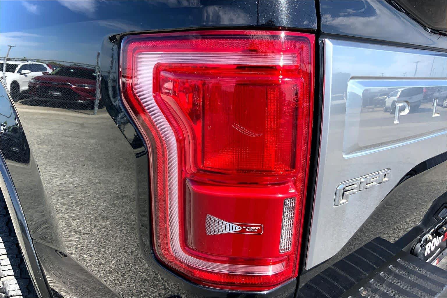 Used 2015 Ford F150 Platinum w/ Equipment Group 701A Luxury AWD/4WD image 28