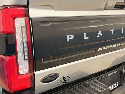 Used 2023 Ford F250 Platinum AWD/4WD image 43