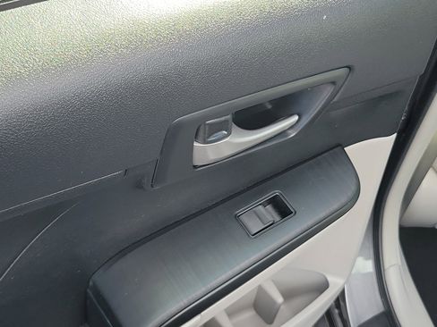 Used 2013 Toyota Camry LE image 26