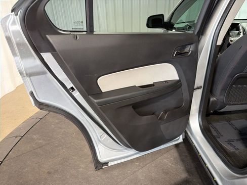 Used 2015 Chevrolet Equinox LT image 17