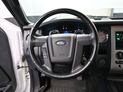 Used 2015 Ford Expedition XL image 23
