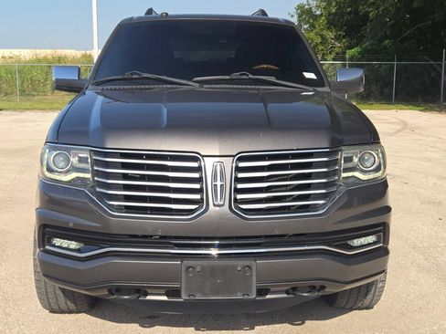 Used 2016 Lincoln Navigator Select RWD image 8