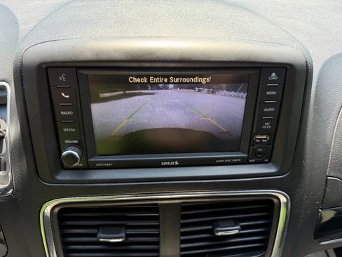 Used 2018 Dodge Grand Caravan SXT image 23