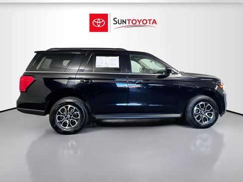 Used 2024 Ford Expedition XLT image 2