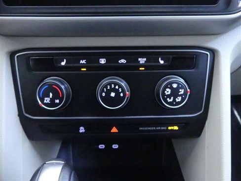 Used 2022 Volkswagen Atlas SE AWD/4WD image 13