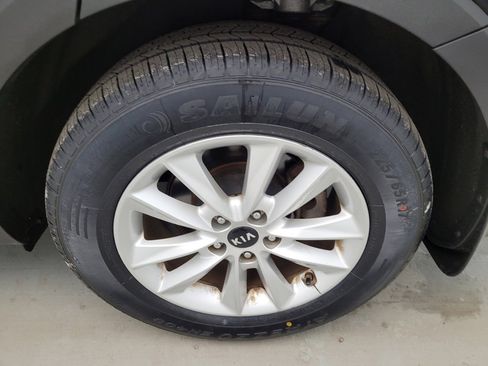 Used 2019 Kia Sorento L FWD image 31