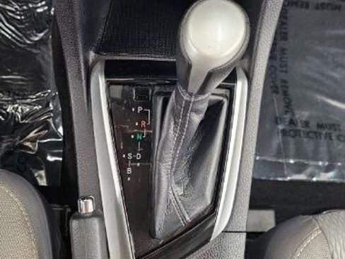 Used 2018 Toyota Corolla LE image 18