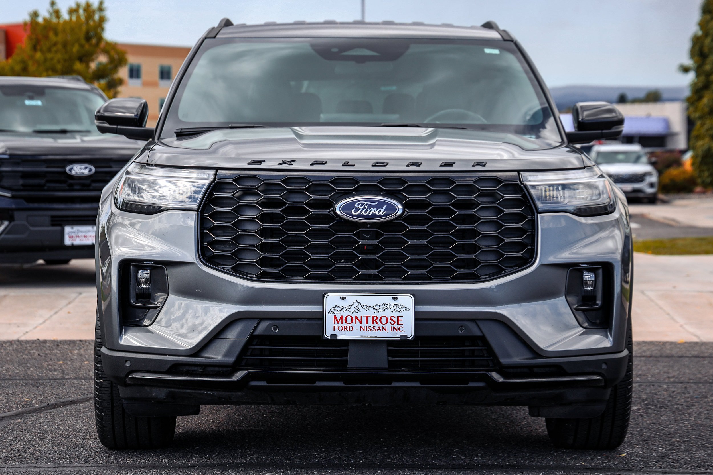 Used 2025 Ford Explorer ST-Line w/ ST-Line Street Pack AWD/4WD image 2
