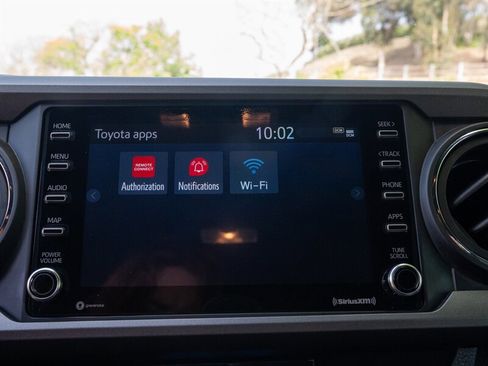 Used 2022 Toyota Tacoma TRD Sport image 16