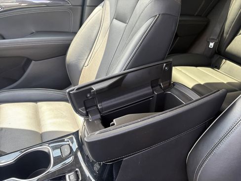 Used 2021 Buick Envision Essence AWD/4WD image 34