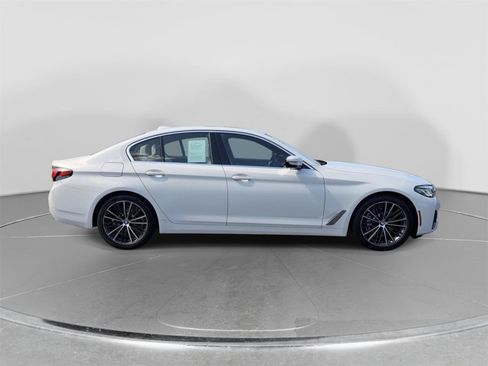 Used 2022 BMW 530i w/ Premium Package RWD image 6