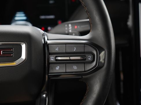 Used 2025 GMC Yukon AT4 AWD/4WD image 26