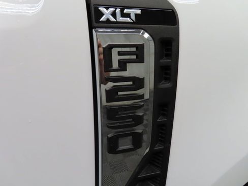 Used 2024 Ford F250 XLT AWD/4WD image 45