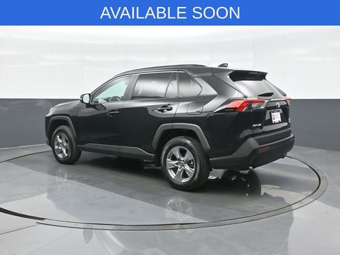 Used 2024 Toyota RAV4 XLE w/ Convenience Package image 5