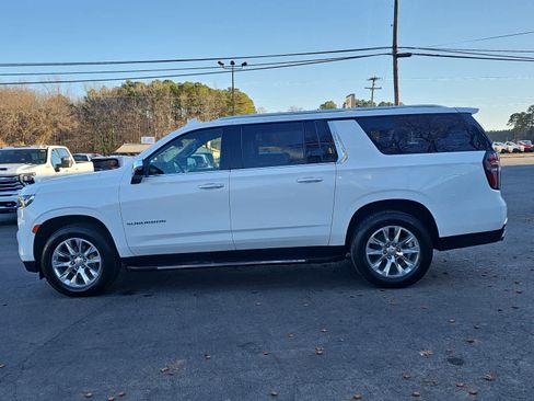Used 2023 Chevrolet Suburban Premier image 6
