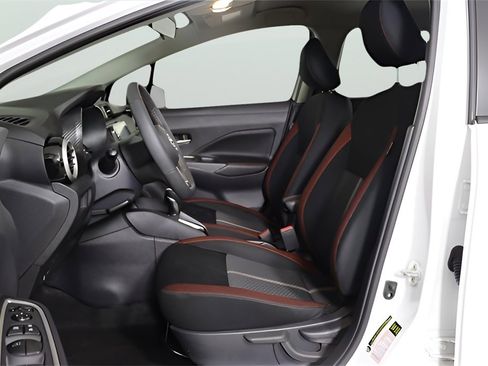 Used 2023 Nissan Versa SR w/ Trunk Package image 9