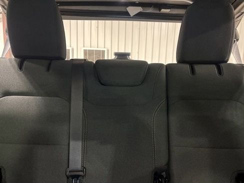 Used 2025 Jeep Wrangler Sport S image 21