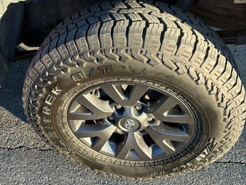 Used 2021 Toyota Tacoma SR5 image 32