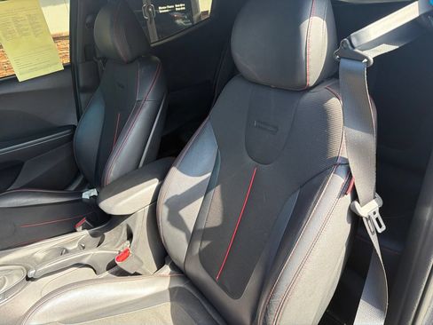 Used 2020 Hyundai Veloster 2.0 Premium FWD image 3