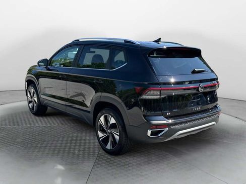 New 2026 Volkswagen Taos SE AWD/4WD image 5