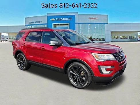 Used 2017 Ford Explorer XLT w/ Equipment Group 202A AWD/4WD image 1