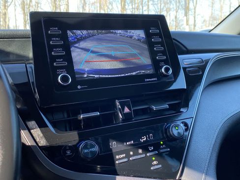 Used 2024 Toyota Camry SE image 40